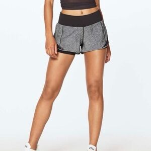 LULULEMON Fractal Alpine White Black Hotty Hot Short Naked 4" Active Mid Rise 8